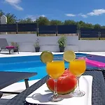 Gabi Casa de Férias